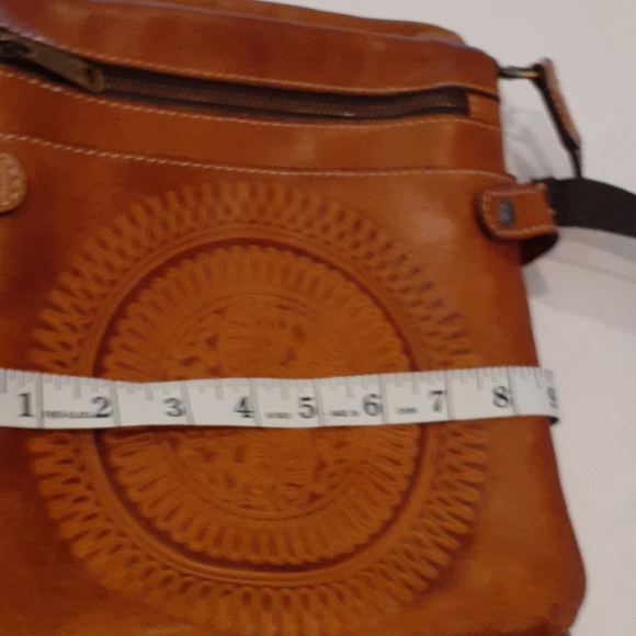 Patricia Nash crossbody organizer. - Picture 8 of 8